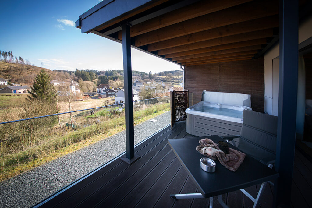 Bluestone_Chalet_02